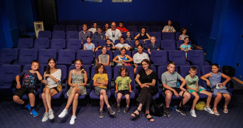 How to watch a film- small school of etiquette